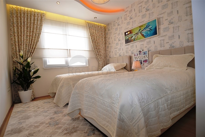 شقق واسعة وفاخرة ضمن مجمع سكني في منطقة محمودلار – ألانيا