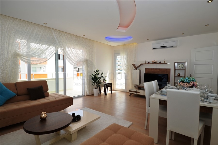 شقق واسعة وفاخرة ضمن مجمع سكني في منطقة محمودلار – ألانيا