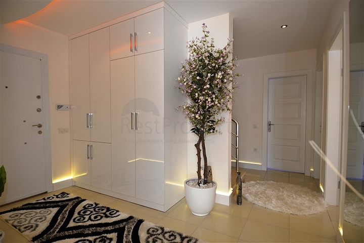 شقق واسعة وفاخرة ضمن مجمع سكني في منطقة محمودلار – ألانيا