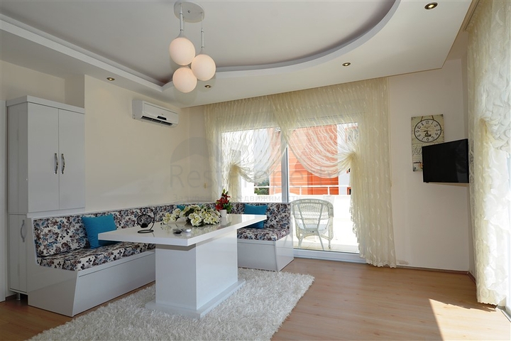 شقق واسعة وفاخرة ضمن مجمع سكني في منطقة محمودلار – ألانيا