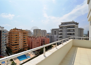 شقق واسعة وفاخرة ضمن مجمع سكني في منطقة محمودلار – ألانيا