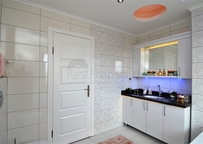 شقق واسعة وفاخرة ضمن مجمع سكني في منطقة محمودلار – ألانيا