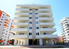 شقق واسعة وفاخرة ضمن مجمع سكني في منطقة محمودلار – ألانيا