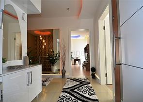 شقق واسعة وفاخرة ضمن مجمع سكني في منطقة محمودلار – ألانيا