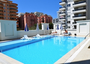 شقق واسعة وفاخرة ضمن مجمع سكني في منطقة محمودلار – ألانيا