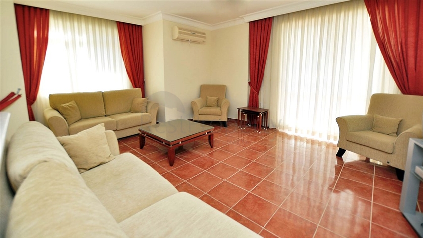 شقة مفروشة على مسافة قريبة من البحر في منطقة محمودلار – ألانيا