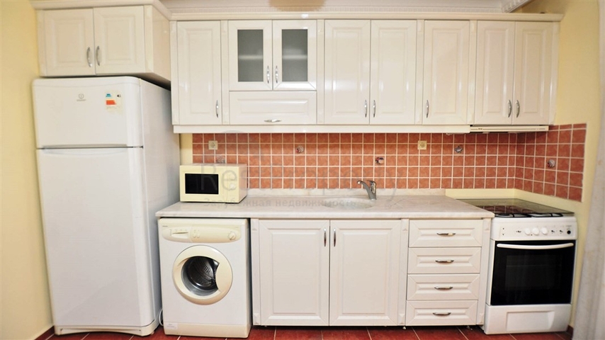 شقة مفروشة على مسافة قريبة من البحر في منطقة محمودلار – ألانيا