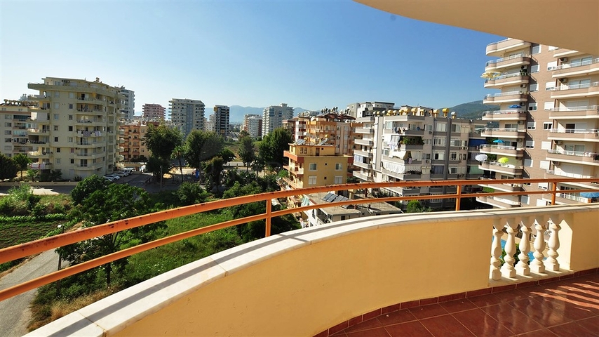 شقة مفروشة على مسافة قريبة من البحر في منطقة محمودلار – ألانيا