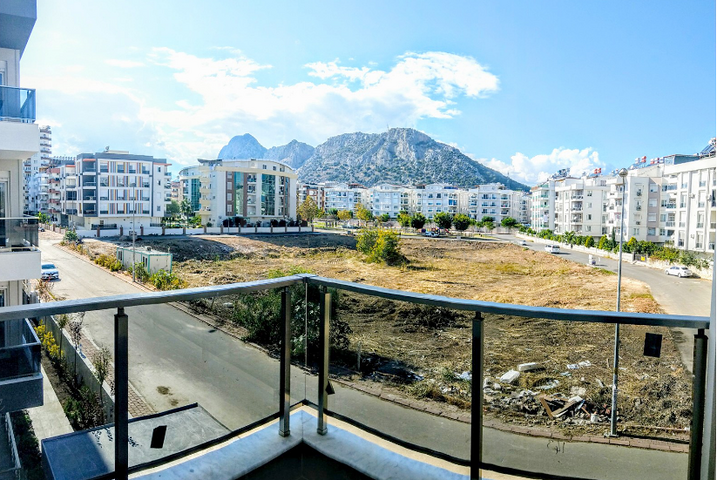 مشروع استثماري قيد الانشاء 