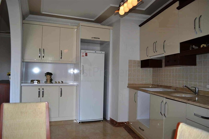 شقة مفروشة واسعة في منطقة محمودلار – ألانيا