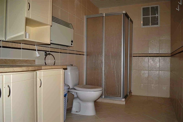 شقة مفروشة واسعة في منطقة محمودلار – ألانيا