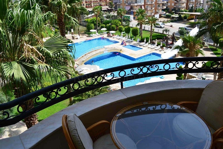 شقة مفروشة واسعة في منطقة محمودلار – ألانيا