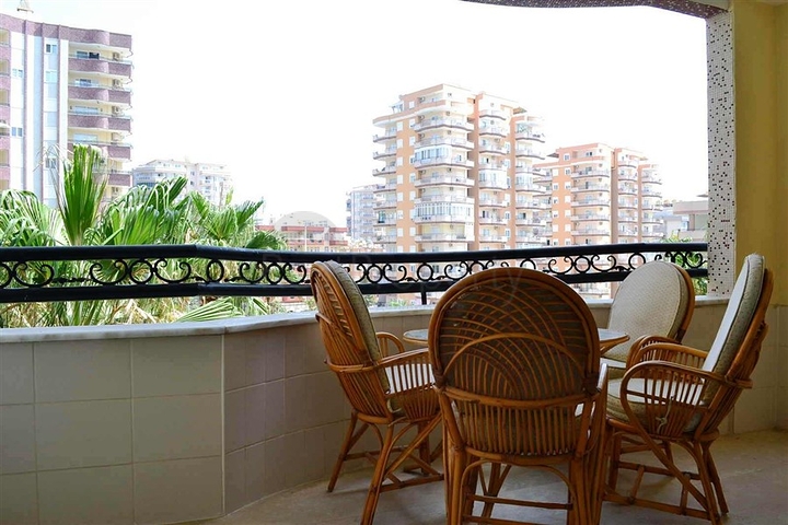 شقة مفروشة واسعة في منطقة محمودلار – ألانيا