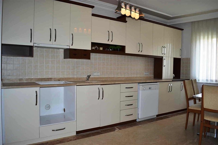 شقة مفروشة واسعة في منطقة محمودلار – ألانيا