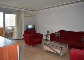 شقة مفروشة واسعة في منطقة محمودلار – ألانيا