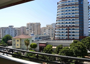 شقة مفروشة واسعة في منطقة محمودلار – ألانيا