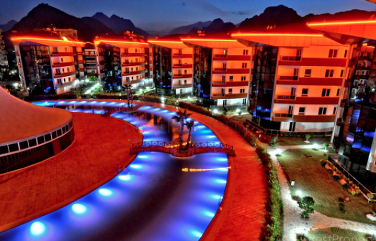 شقة مفروشة ضمن مجمع سكني من فئة الخمس نجوم في منطقة كونيالتي – أنطاليا