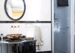 شقة مفروشة ضمن مجمع سكني من فئة الخمس نجوم في منطقة كونيالتي – أنطاليا