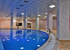 شقة مفروشة ضمن مجمع سكني من فئة الخمس نجوم في منطقة كونيالتي – أنطاليا