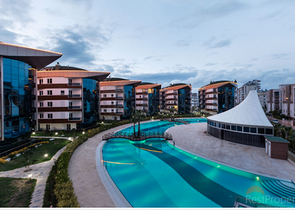 شقة مفروشة ضمن مجمع سكني من فئة الخمس نجوم في منطقة كونيالتي – أنطاليا