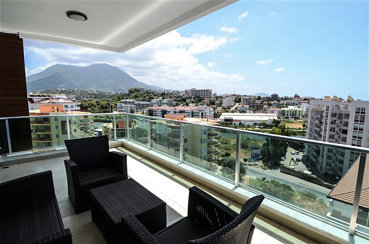 شقة مع إطلالة جميلة على البحر الأبيض المتوسط