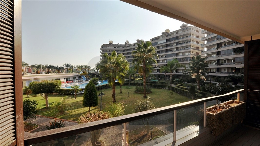 شقة ضمن مجمع سكني على ضفاف النهر في منطقة توسمور – ألانيا