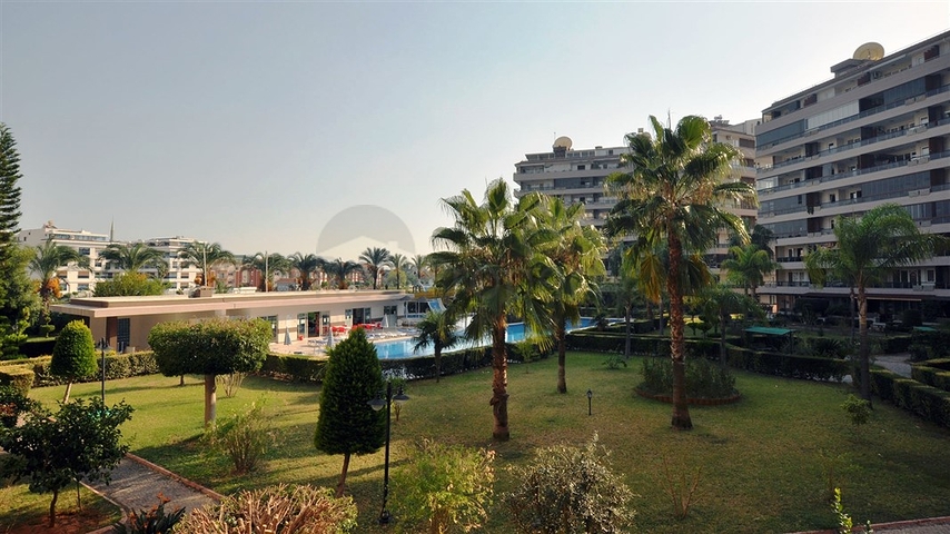 شقة ضمن مجمع سكني على ضفاف النهر في منطقة توسمور – ألانيا