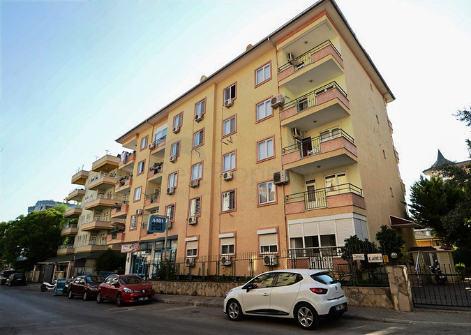 شقة بثلاث غرف ضمن مجمع سكني في مركز مدينة ألانيا