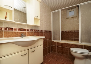 شقة بثلاث غرف ضمن مجمع سكني في مركز مدينة ألانيا