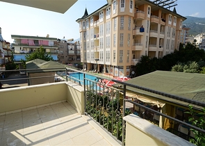 شقة بثلاث غرف ضمن مجمع سكني في مركز مدينة ألانيا