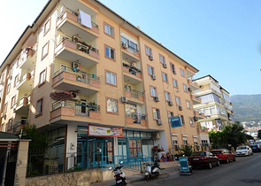 شقة بثلاث غرف ضمن مجمع سكني في مركز مدينة ألانيا