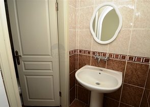 شقة بثلاث غرف ضمن مجمع سكني في مركز مدينة ألانيا