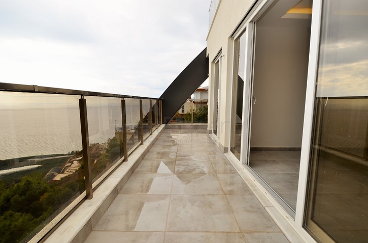 فيلا جديدة باطلالة بحر ساحرة في الانيا - كارجي جاك 