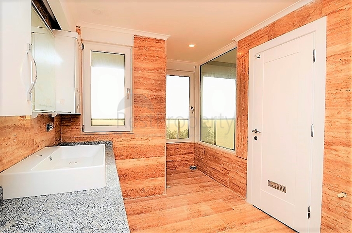 فيلا جديدة باطلالة بحر ساحرة في الانيا - كارجي جاك 