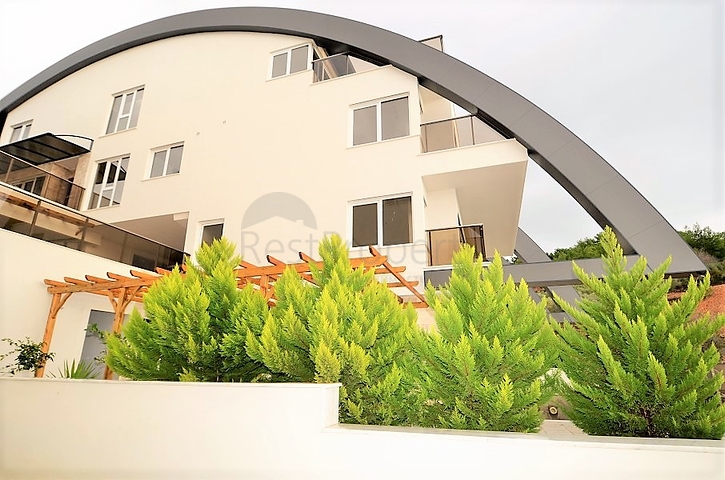 فيلا جديدة باطلالة بحر ساحرة في الانيا - كارجي جاك 