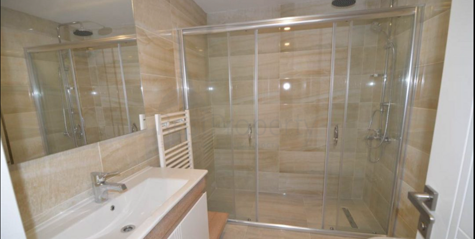 شقق فسيحة 4 + 1 في اونجالي كونيالتي انطاليا