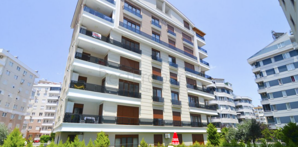 شقق فسيحة 4 + 1 في اونجالي كونيالتي انطاليا