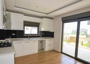 شقق فسيحة 4 + 1 في اونجالي كونيالتي انطاليا