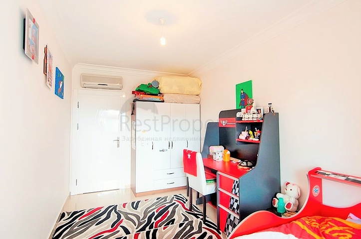 شقة ثلاث غرف وصالة - مطبخ منفصل - قريبة من شاطئ البحر في كاستل / الانيا 