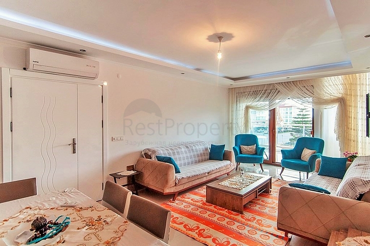 شقة ثلاث غرف وصالة - مطبخ منفصل - قريبة من شاطئ البحر في كاستل / الانيا 