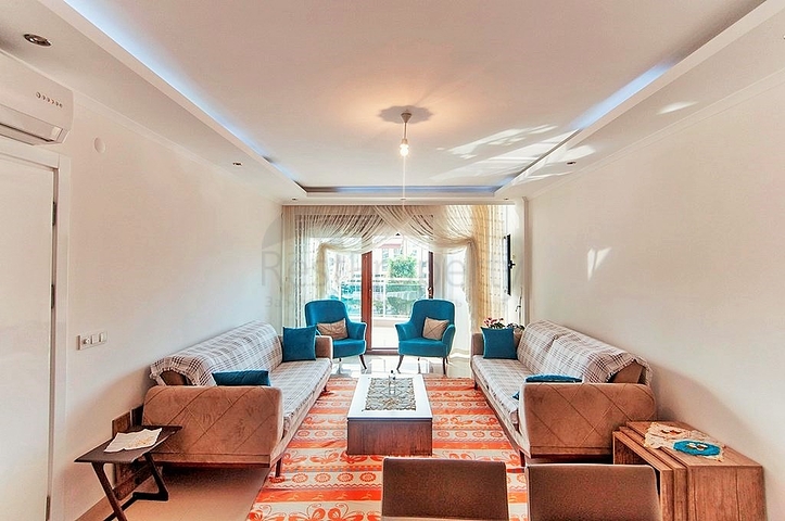 شقة ثلاث غرف وصالة - مطبخ منفصل - قريبة من شاطئ البحر في كاستل / الانيا 