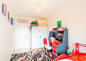 شقة ثلاث غرف وصالة - مطبخ منفصل - قريبة من شاطئ البحر في كاستل / الانيا 