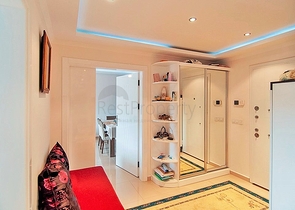 شقة ثلاث غرف وصالة - مطبخ منفصل - قريبة من شاطئ البحر في كاستل / الانيا 