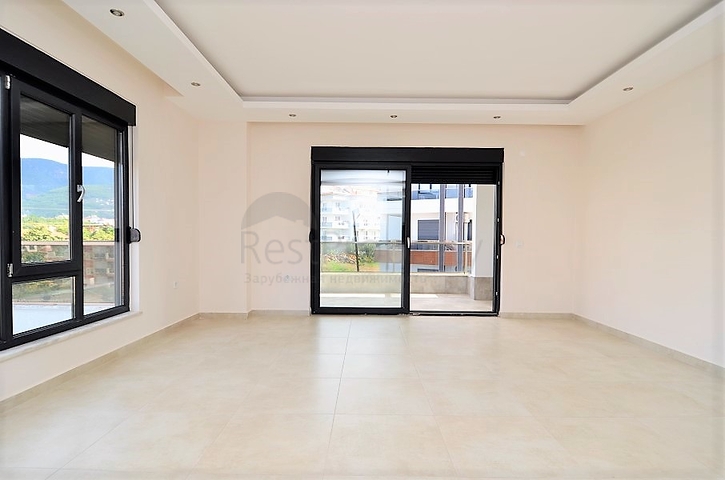 شقة غرفة وصالة ضمن مجمع بخدمات خمس نجوم في اوبا / الانيا