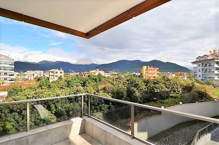 شقة غرفة وصالة ضمن مجمع بخدمات خمس نجوم في اوبا / الانيا