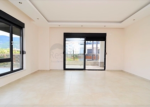 شقة غرفة وصالة ضمن مجمع بخدمات خمس نجوم في اوبا / الانيا