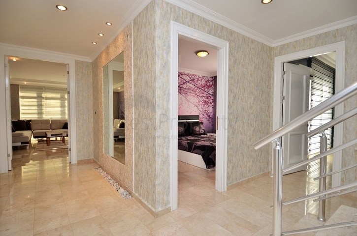 دوبلكس فاخرة ضمن مجمع سكني عائلي في جيكجلي / الانيا 