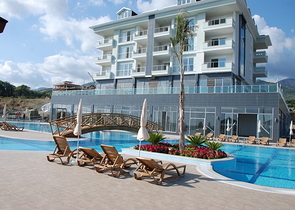 دوبلكس فاخرة ضمن مجمع سكني عائلي في جيكجلي / الانيا 