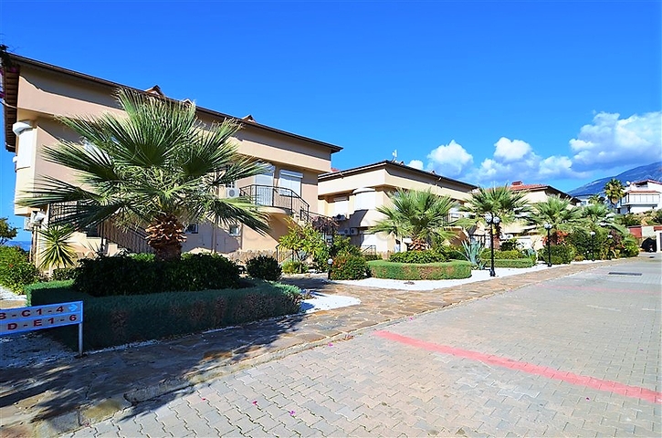 اطلالة بحر - دوبلكس مؤثثة - 3 غرف وصالة - سعر مناسب - كارجي جاك / الانيا 