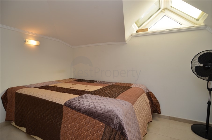 اطلالة بحر - دوبلكس مؤثثة - 3 غرف وصالة - سعر مناسب - كارجي جاك / الانيا 